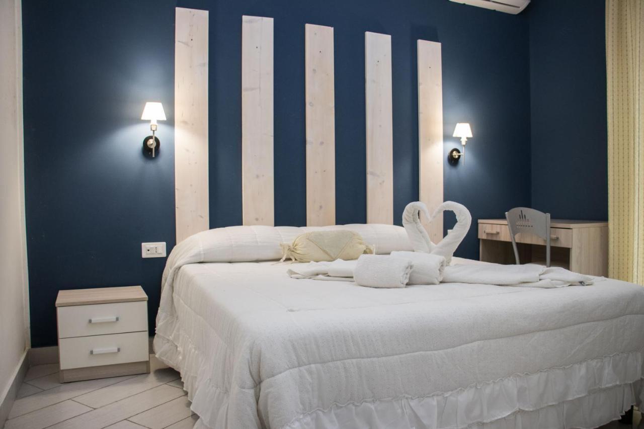 La Porta Del Mare Hotel โตรเปอา ภายนอก รูปภาพ